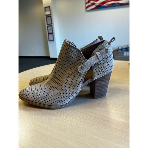 Franco Sarto Tan Dale2 Perforated Suede abilities sz 10 EUC - Picture 5 of 8